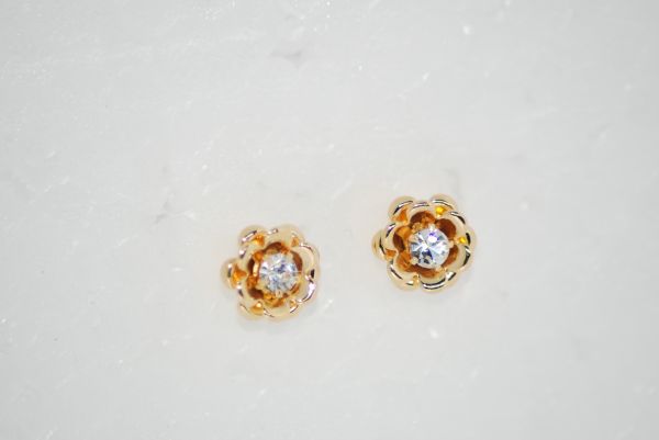 Brinco Flor com um Brilhante