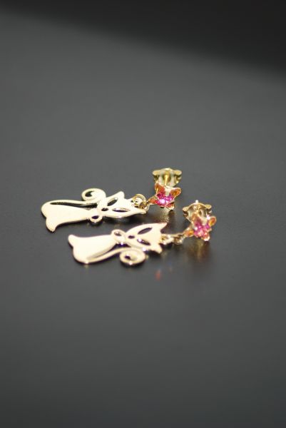 Brinco folheado a ouro com cristal rosa e pingente de gato